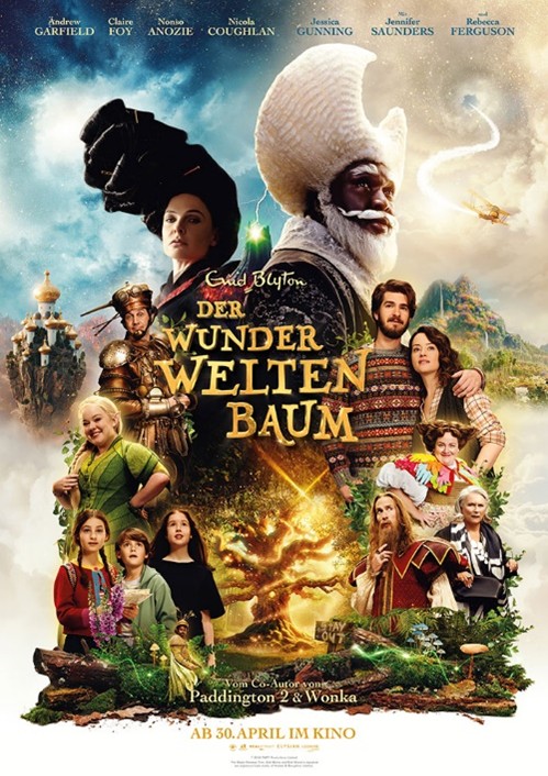 Auf dem Plakat sieht man einen verschnörkelten, angeleuchteten Baum. Darum herum sind verschiedene Menschen angeordnet. teile sehen sie aus wie Märchenfiguren, es steht aber auch ein normales Paar dabei und es sieht so aus, als würde ein Geist durch die Luft fliegen.
